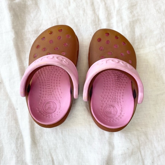 CROCS Toddler Classic Clog in Girls Translucent Gummy Pink Slip On Mule - Picture 8 of 15